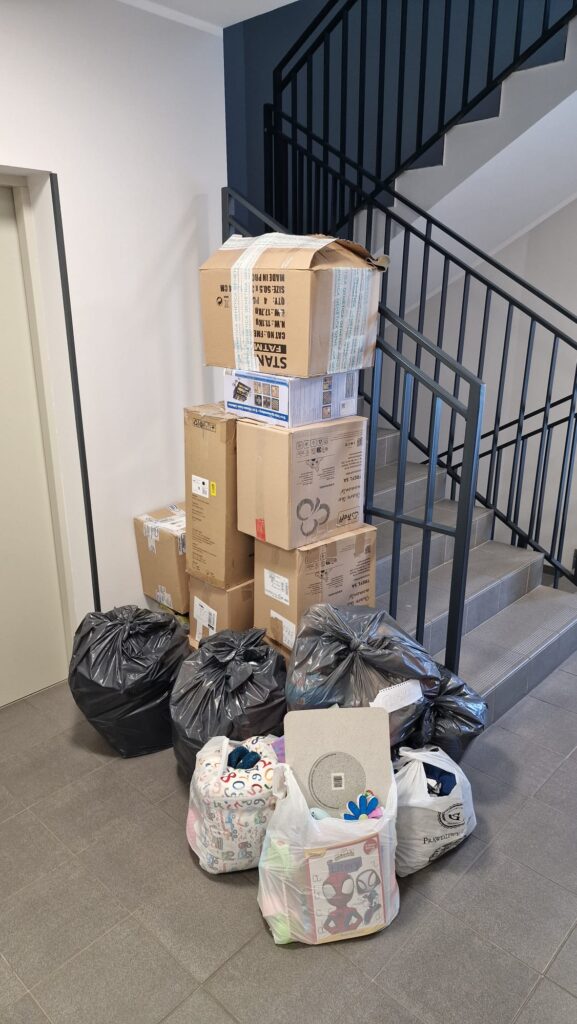 Kartony i torby przygotowane do przeprowadzki